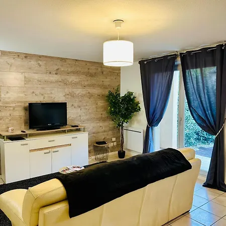 T2 Avec Piscine & Parking Proche Cite Medievale Apartment *