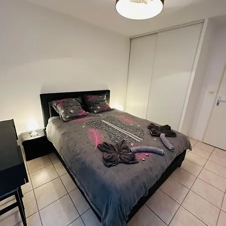 T2 Avec Piscine & Parking Proche Cite Medievale Apartment *